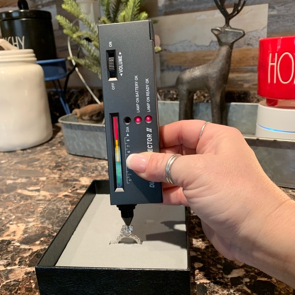 #102 Absolutely stunning 4.3cttw brilliant white Moissanite ring - Picture 10 of 11